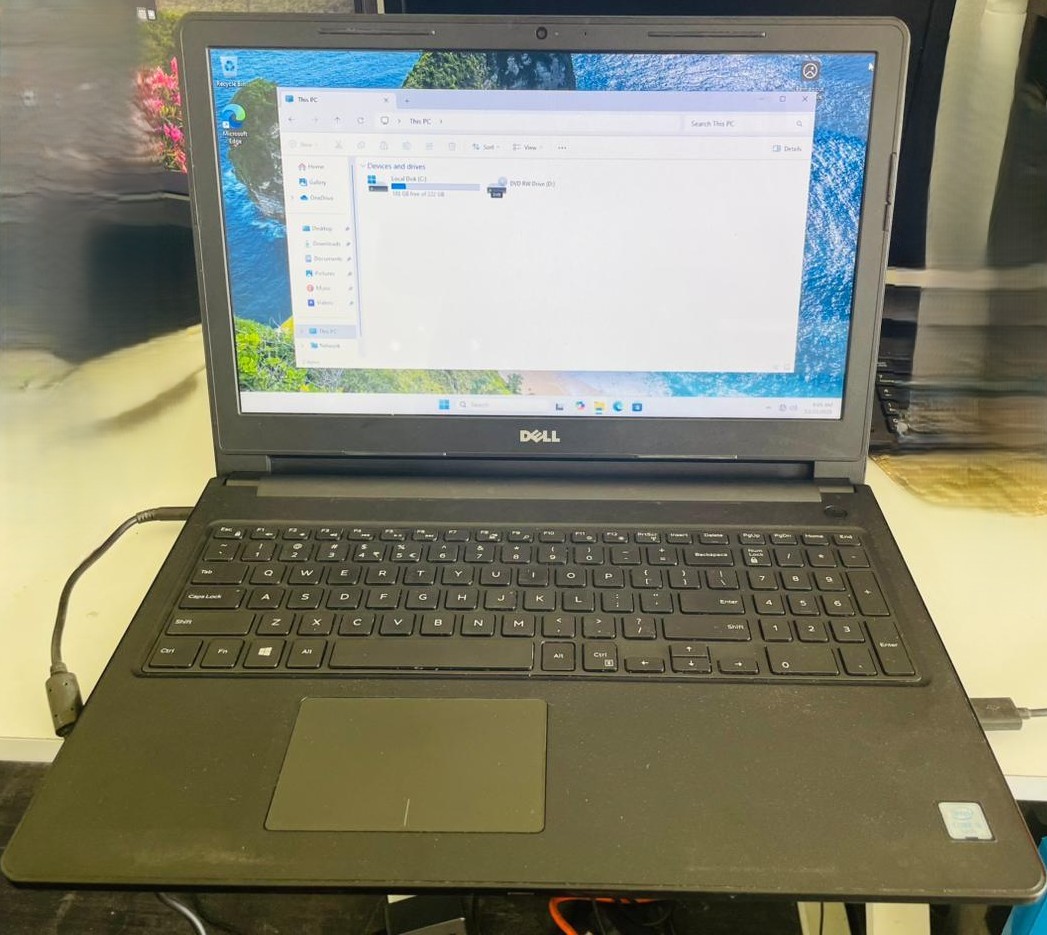 DELL i3 6th GEN LAPTOP
